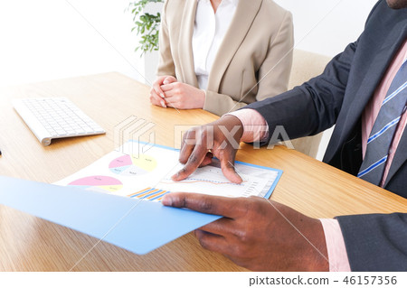 外國工人 46157356