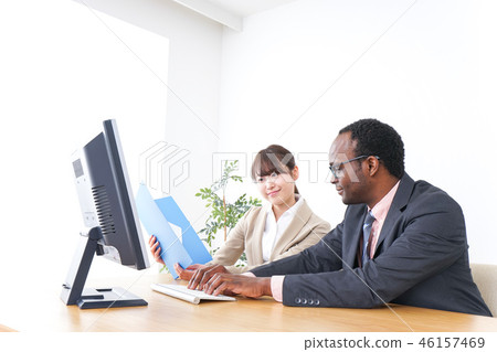 Working foreigners and Japanese Working foreigners and Japanese 46157469