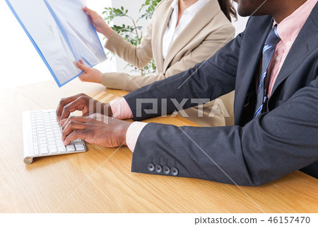 Working foreigners and Japanese Working foreigners and Japanese 46157470