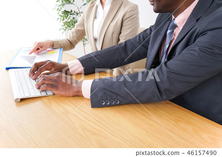 Working foreigners and Japanese Working foreigners and Japanese 46157490