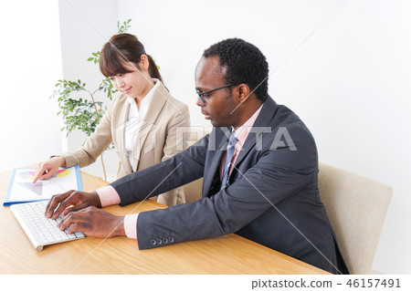 Working foreigners and Japanese Working foreigners and Japanese 46157491