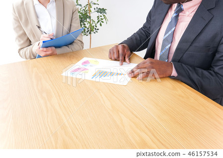 工作的外國人和日本人 46157534