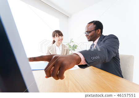 Working foreigners and Japanese 46157551