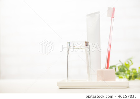 Toothbrush Toothpaste 46157833