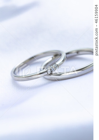 與鑽石的結婚戒指 46159984