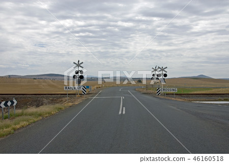 Level Crossing Level Crossing 46160518