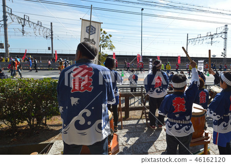 在公民馬拉松鼓歡呼 46162120