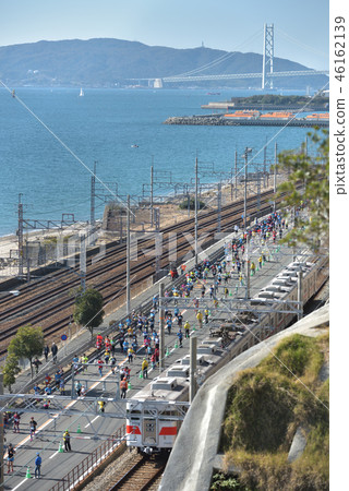 公民馬拉鬆在海邊穿過球場 46162139