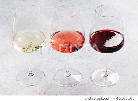 Red, rose and white wine glasses 46165103