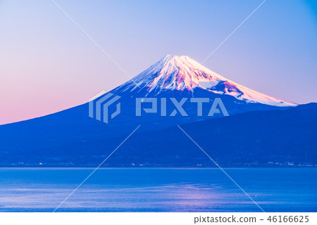 (靜岡縣)在Oceanazaki(大瀨崎)的富士山 (靜岡縣)在Oceanazaki(大瀨崎)的富士山 46166625