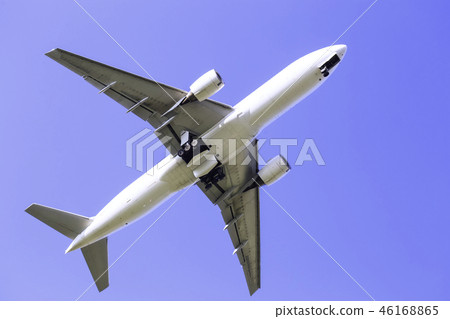 Airplane to take off Boeing 777-200 Airplane to take off Boeing 777-200 46168865