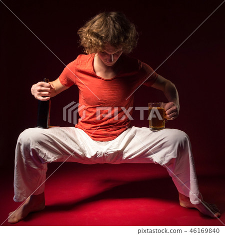 Man doing yoga 46169840