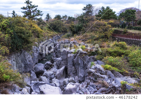 Yongyeon Pond rock scenery Yongyeon Pond rock scenery 46178242