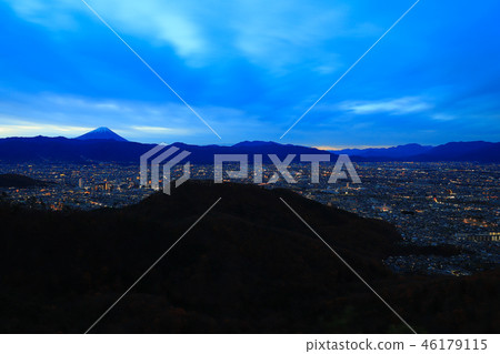 Kofu Basin dawn seen from Lake Chiyoda Lake Hakusan 46179115