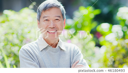 old man smile to you 46180493