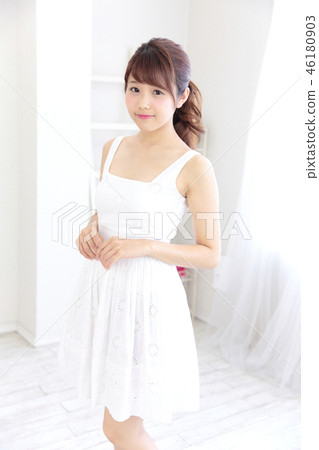Young lady's hair style Young lady's hair style 46180903