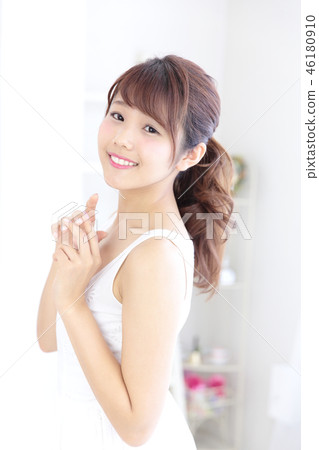 年輕女士的髮型 年輕女士的髮型 46180910