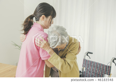 老人護理援助現場轉移轉移 老人護理援助現場轉移轉移 46183548