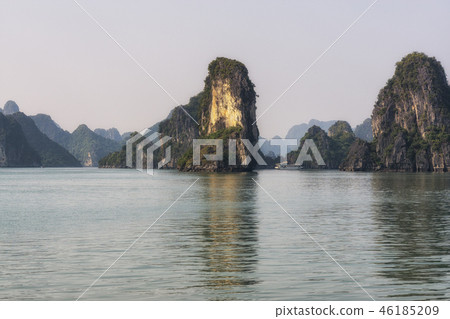 Halong bay 46185209