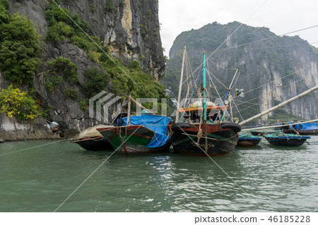 Floating village 46185228
