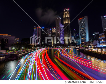 新加坡的夜景和船屋的光線 新加坡的夜景和船屋的光線 46186560