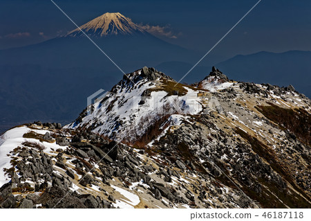 Mt. Fuji and Mt. Yakushidake seen from Mt. Mt. Fuji and Mt. Yakushidake seen from Mt. 46187118