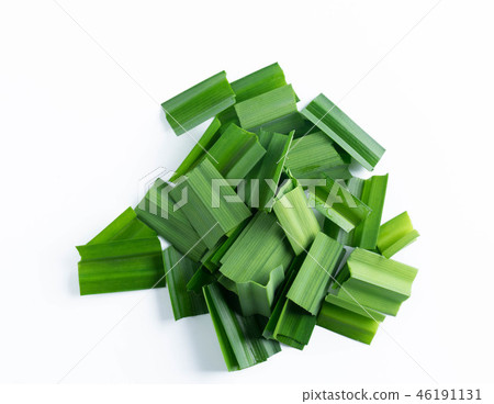fresh green pandan screwpine leaves isolated 46191131