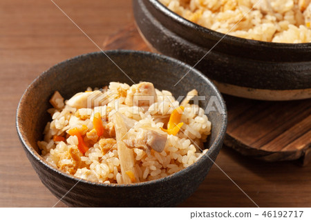 Chicken beef bowl rice 46192717