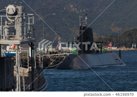 A view of the submarine from the submarine array 46198970