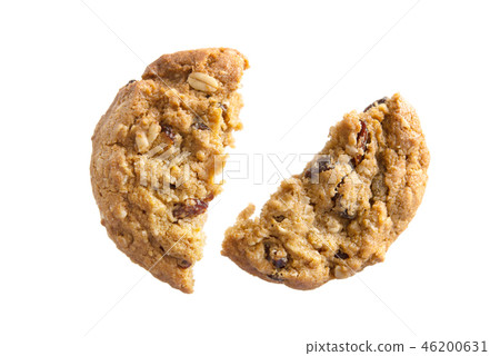 Oatmeal raisin cookies broken 46200631