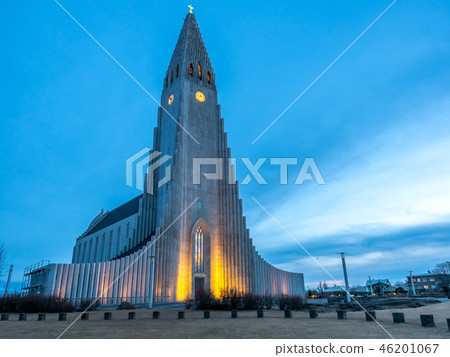 Hallgrimskirkja church under twilight sky, Iceland 46201067