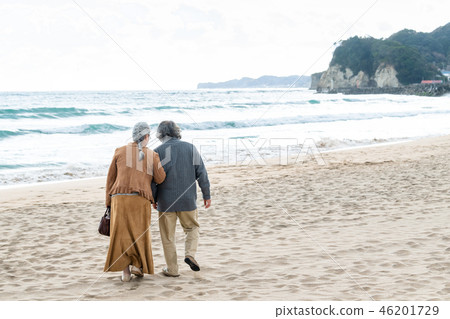 Elderly couple 46201729