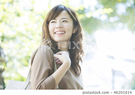 走路的女人 46201814