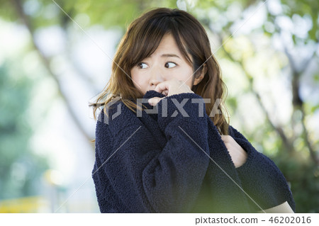 Walking Women Walking Women 46202016