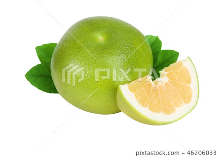 Citrus Sweetie or Pomelit, oroblanco with slices and leaf isolated on white background close-up 46206033