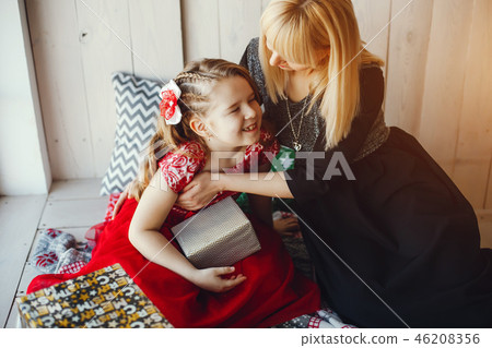 family in studio 46208356