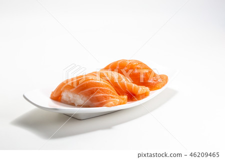 Salmon Sushi on whtie plate Salmon Sushi on whtie plate 46209465