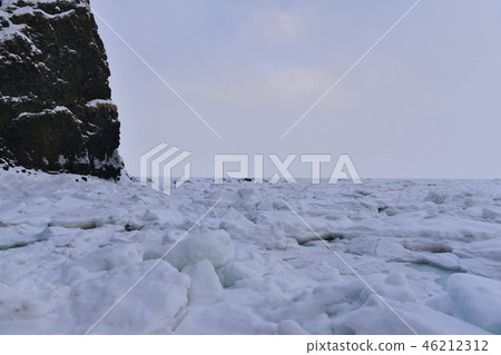 Ice floe beating Utoro 46212312