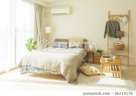 The bedroom The bedroom 46214170
