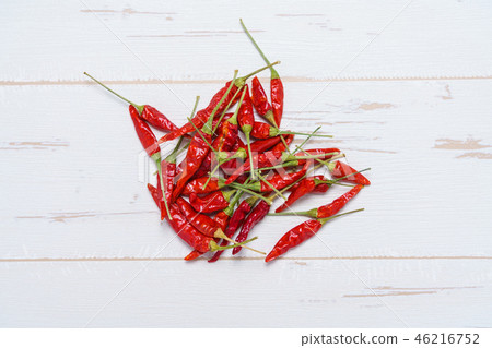  Red peppers 46216752