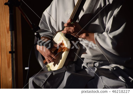 Tsugaru shamisen and Japanese drums 46218227