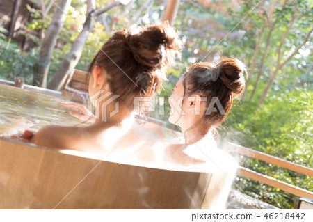 年輕的女人，女孩旅行，溫泉，露天浴，旅行 46218442