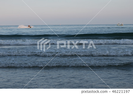 Beautiful sky and sea wave at sunset Beautiful sky and sea wave at sunset 46221197