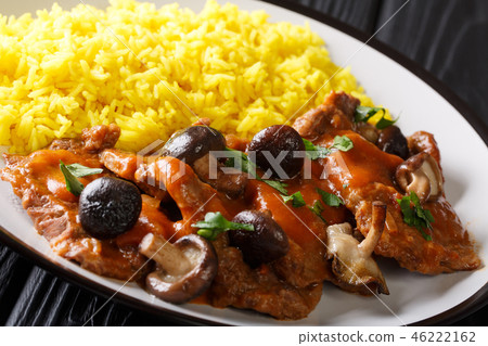 Beef fricando stew with gravy and wild mushroom 46222162