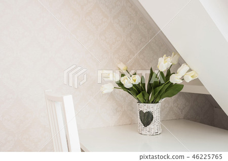 White roses Flower Arrangement in a vase  46225765