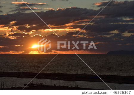 太陽落入大海 46226367