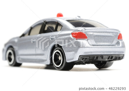 一輛遮蔽的警車 46229293