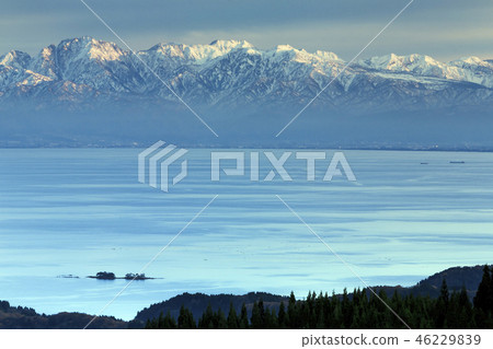 Tateyama mountain range over Toyama Bay (Toyama Prefecture) 46229839