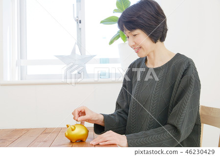 女性中年儲蓄 46230429
