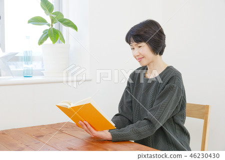 女人中年閱讀 46230430